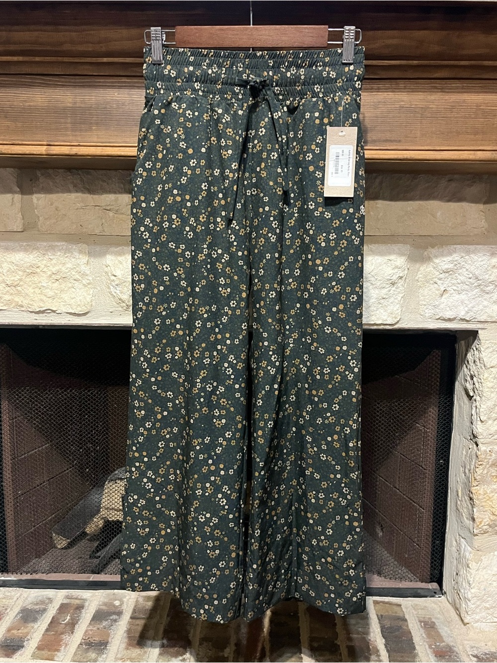 Albion Fit Floral Wide Leg Pants Green Pull On Drawstring Elastic Waist NWT